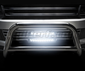 Visión detallada de la barra de led Osram LEDriving® LIGHTBAR FX250-CB iluminada
